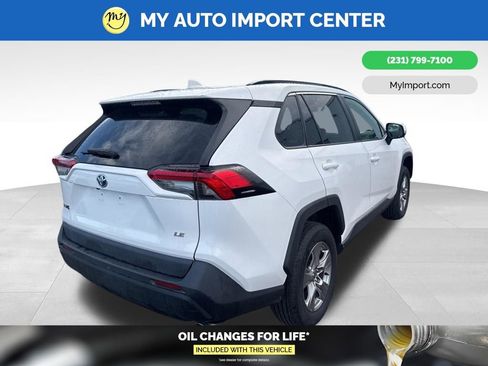 Used 2025 Toyota RAV4 XLE image 5