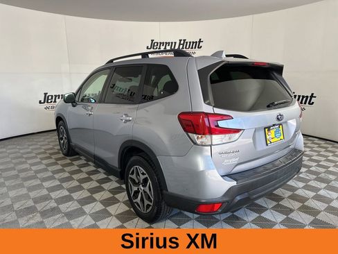 Used 2020 Subaru Forester Premium AWD/4WD image 8