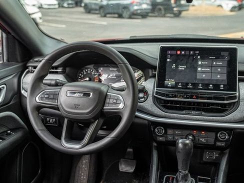 Used 2023 Jeep Compass Latitude AWD/4WD image 28