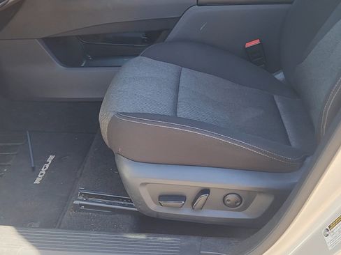 Used 2025 Nissan Rogue SV AWD/4WD image 22