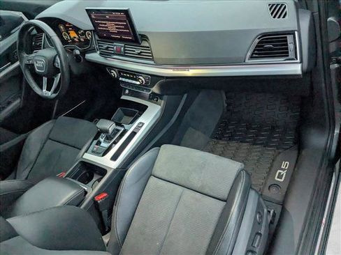 Used 2022 Audi Q5 e Prestige w/ Prestige Package image 22
