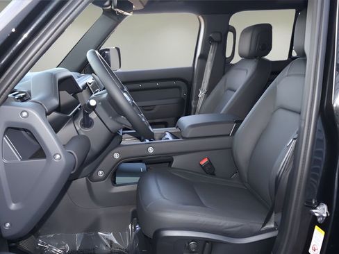 New 2026 Land Rover Defender 110 X-Dynamic SE AWD/4WD image 12