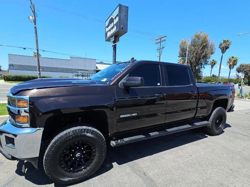 Used 2019 Chevrolet Silverado 2500 LT w/ LT Plus Package AWD/4WD image 2