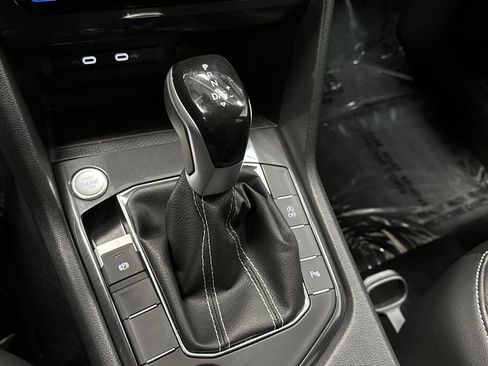 Used 2024 Volkswagen Tiguan SE R-Line image 22