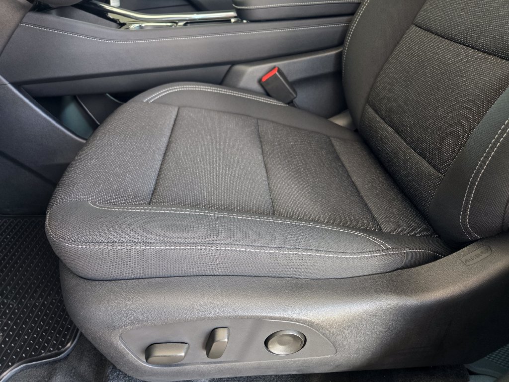 New 2026 Chevrolet Traverse LT w/ Enhanced Driving Package FWD image 19
