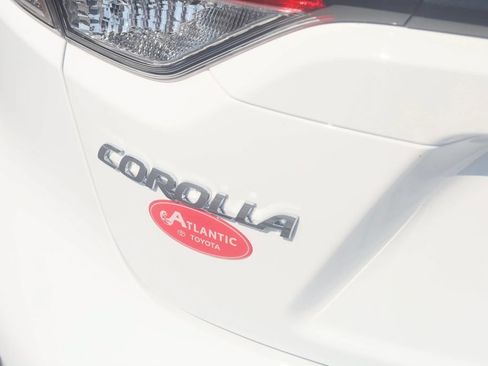 Used 2025 Toyota Corolla SE FWD image 32