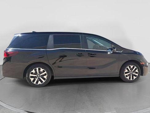 Certified 2025 Honda Odyssey EX-L image 8