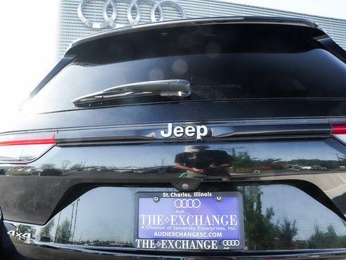 Used 2023 Jeep Grand Cherokee Summit image 24