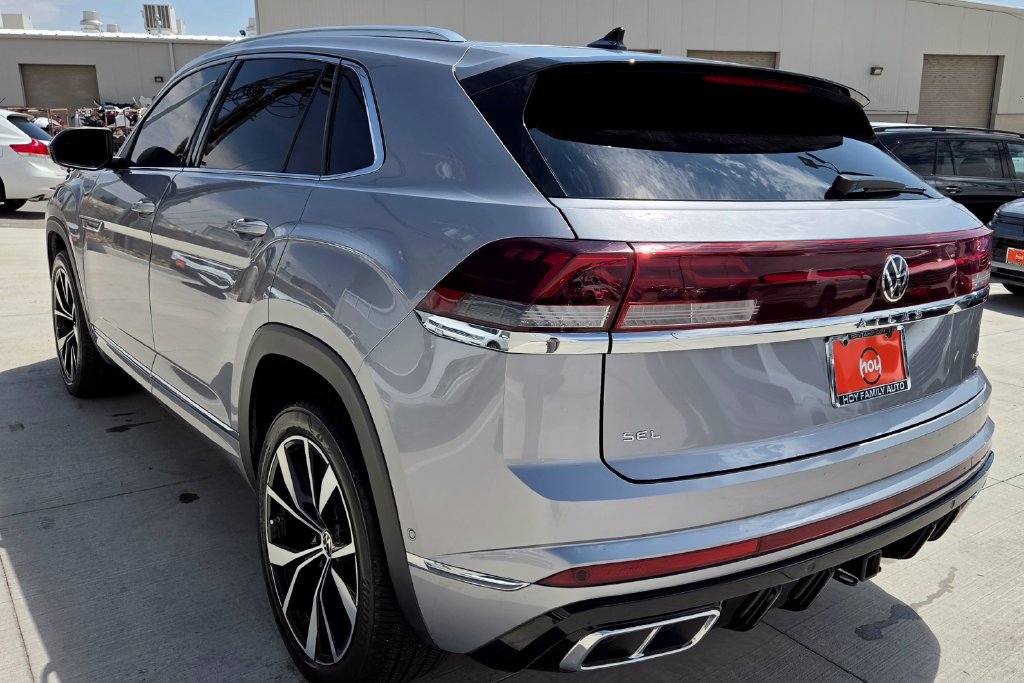 Used 2024 Volkswagen Atlas Cross Sport SEL Premium R-Line AWD/4WD image 9