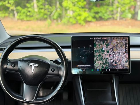 Used 2018 Tesla Model 3 Mid Range RWD image 17