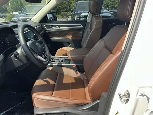 Used 2023 Volkswagen Atlas SE w/ Panoramic Sunroof Package image 13