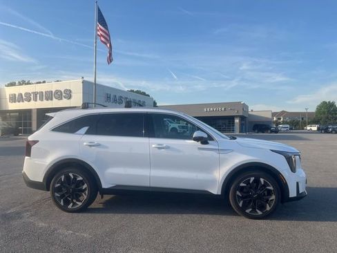 Used 2025 Kia Sorento SX image 7