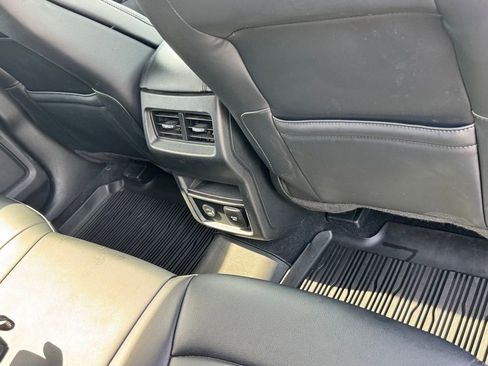 Certified 2022 Ford Edge SEL w/ Convenience Package AWD/4WD image 19