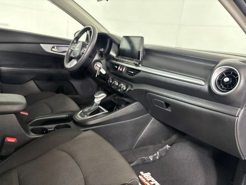 Used 2024 Kia Forte LXS FWD image 31