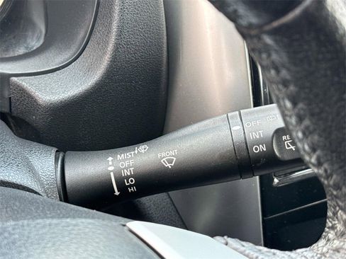 Certified 2016 Nissan Versa Note SV image 10