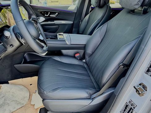 New 2026 Mercedes-Benz EQS 400 4MATIC SUV image 16