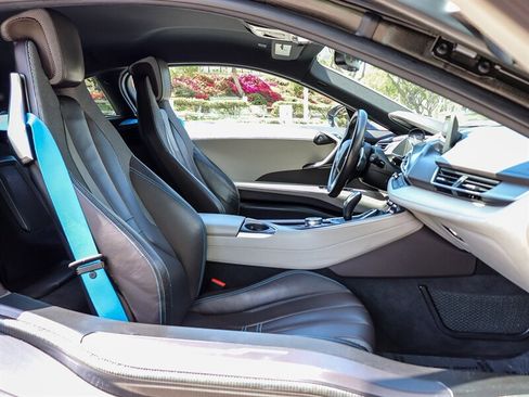 Used 2017 BMW i8 image 24