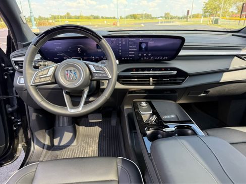 Used 2025 Buick Enclave Avenir w/ Super Cruise Package image 17