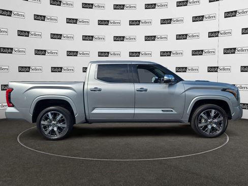 Used 2022 Toyota Tundra Capstone AWD/4WD image 7