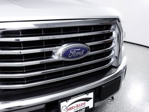 Used 2015 Ford F150 XLT w/ Equipment Group 302A Luxury AWD/4WD image 4