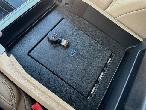 Certified 2020 Ford F350 Lariat w/ Lariat Ultimate Package AWD/4WD image 36