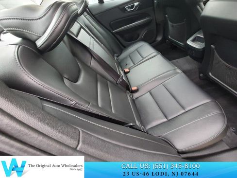Used 2019 Volvo S60 T5 Momentum w/ Premium Package image 15