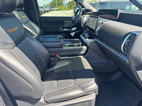 Used 2025 Ford Expedition Tremor AWD/4WD image 42