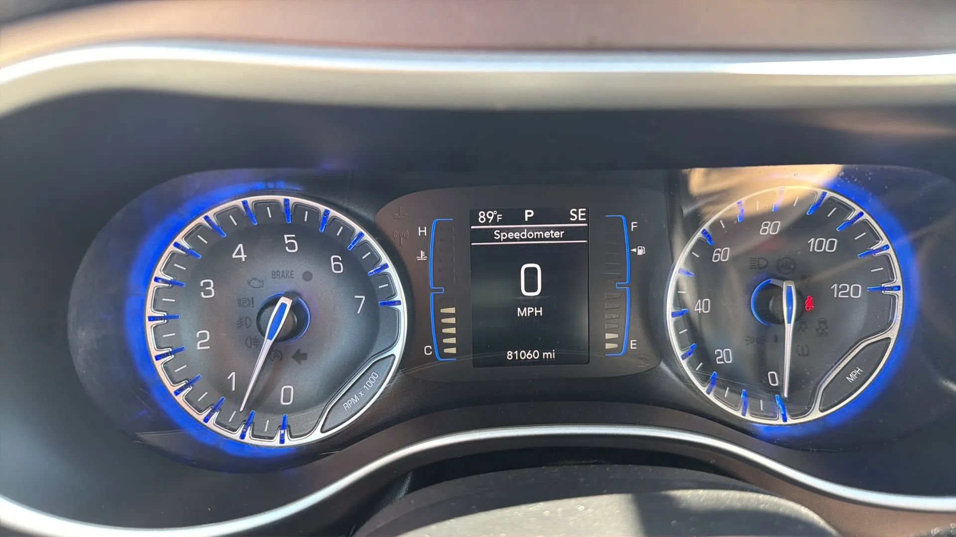 Used 2018 Chrysler Pacifica LX w/ Tire & Wheel Group FWD image 8