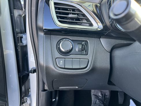 Used 2020 Chevrolet Spark LT image 28