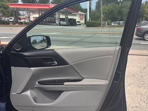 Used 2013 Honda Accord EX image 16