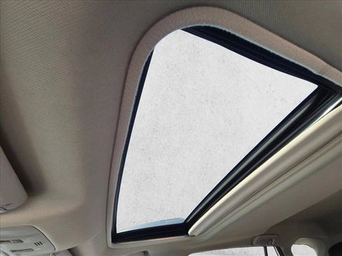Used 2014 Toyota RAV4 XLE FWD image 12