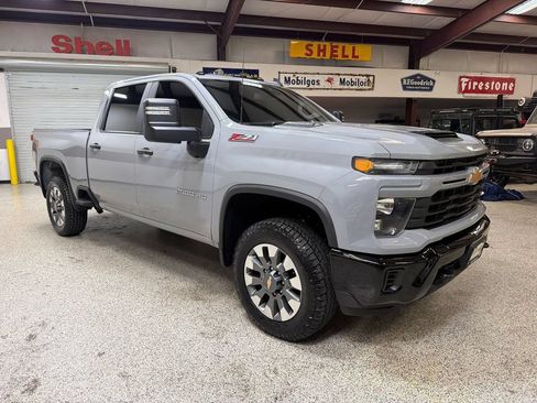 Used 2024 Chevrolet Silverado 2500 Custom w/ Custom Value Package AWD/4WD image 11