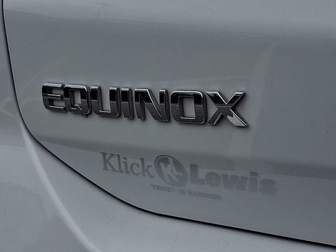Used 2022 Chevrolet Equinox LS AWD/4WD image 30