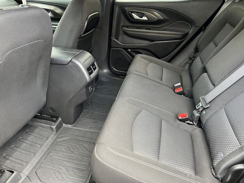 Used 2022 GMC Terrain SLE w/ Driver Convenience Package image 17