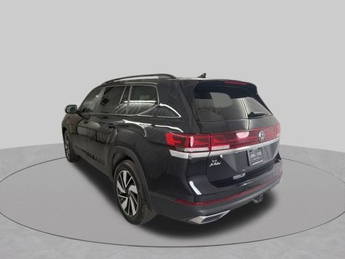 Used 2026 Volkswagen Atlas SE FWD image 8