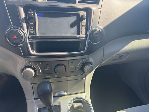 Used 2013 Toyota Highlander Plus image 13