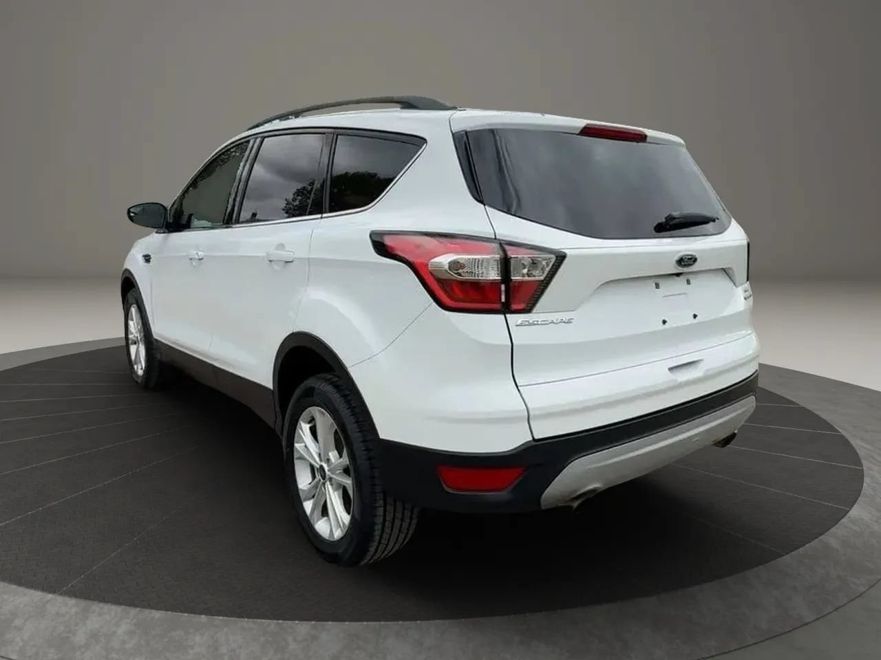 Used 2018 Ford Escape SE AWD/4WD image 4