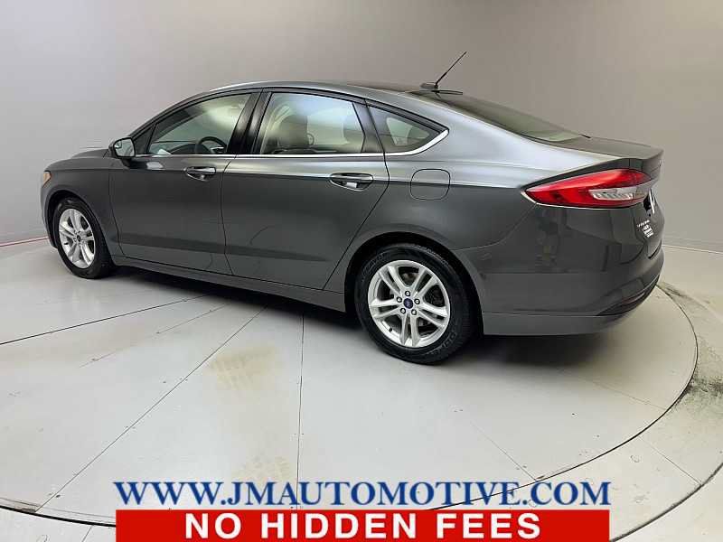 Used 2018 Ford Fusion SE FWD image 3