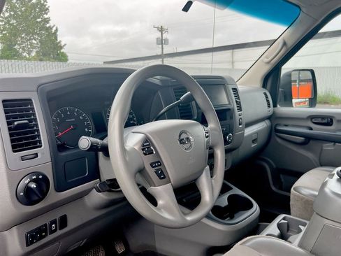 Used 2021 Nissan NV 2500 SV RWD image 2