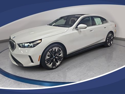 New 2026 BMW i5 eDrive40 w/ Premium Package image 1