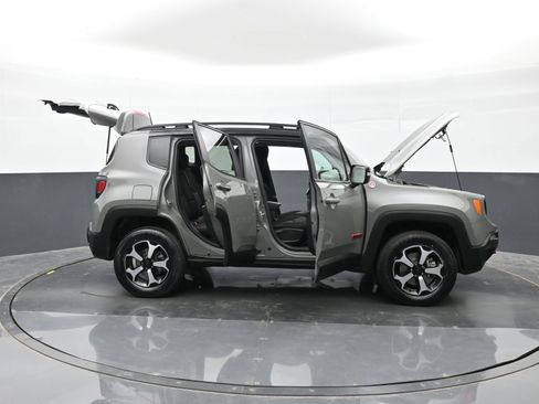 Used 2022 Jeep Renegade Trailhawk w/ Sun/Sound Group AWD/4WD image 45
