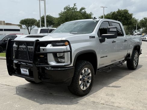 Used 2023 Chevrolet Silverado 2500 Custom w/ Custom Value Package AWD/4WD image 8