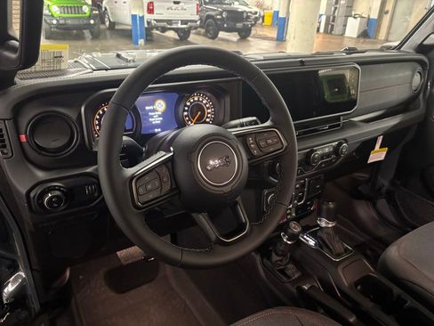 New 2026 Jeep Gladiator Rubicon w/ Technology Group AWD/4WD image 9