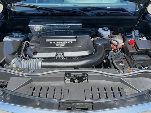 Certified 2025 Cadillac XT4 Premium Luxury FWD image 29