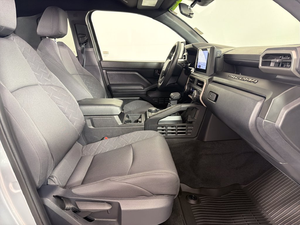 Used 2024 Toyota Tacoma SR AWD/4WD image 18