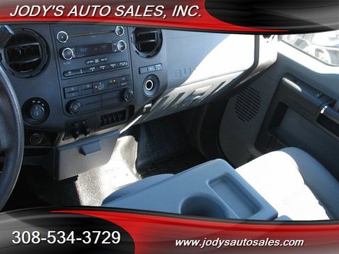 Used 2016 Ford F250 XL w/ Power Equipment Group image 19