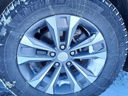 Used 2025 Chevrolet Equinox LT w/ Convenience Package II image 4