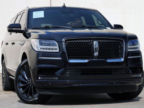 Used 2021 Lincoln Navigator L Reserve AWD/4WD image 2