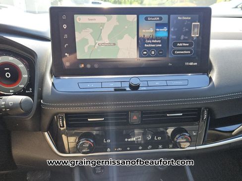 Used 2024 Nissan Rogue SL FWD image 8