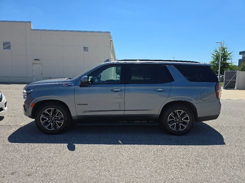 Used 2022 Chevrolet Tahoe Z71 w/ Z71 Off-Road Package AWD/4WD image 6